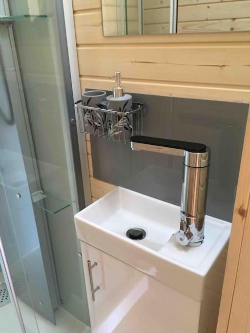 The Fox'S Den, Luxury Cosy Mini Lodge, Highlands North Ballachulish المظهر الخارجي الصورة